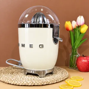 Máy vắt cam SMEG CJF11 – Thiết kế retro cao cấp, ép cam nhanh và tiện lợi